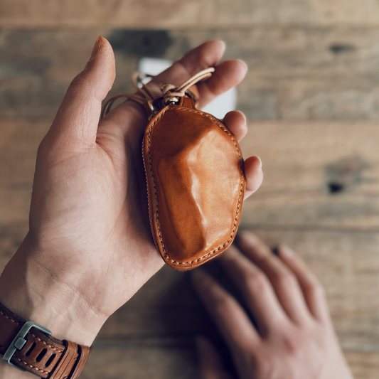 S.Leather Raw Stone Leather Key Pouch | Handmade Vegetable-Tanned Neck Bag P03