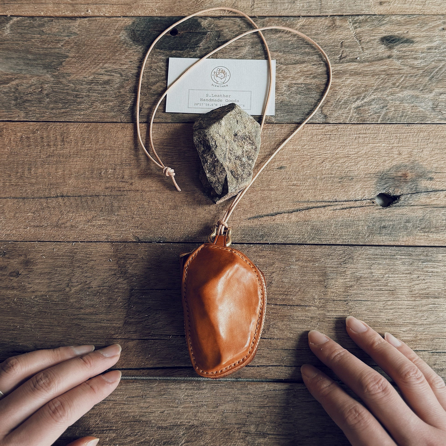 S.Leather Raw Stone Leather Key Pouch | Handmade Vegetable-Tanned Neck Bag P03