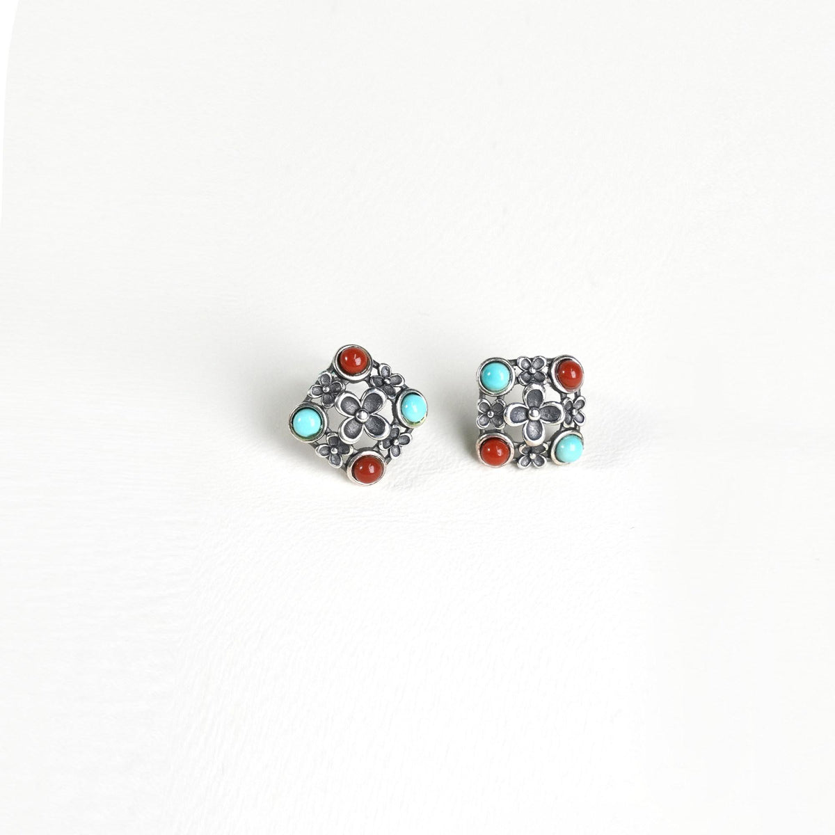 Nanhong Agate & Turquoise Floral Stud Earrings | Silver Earrings ER11