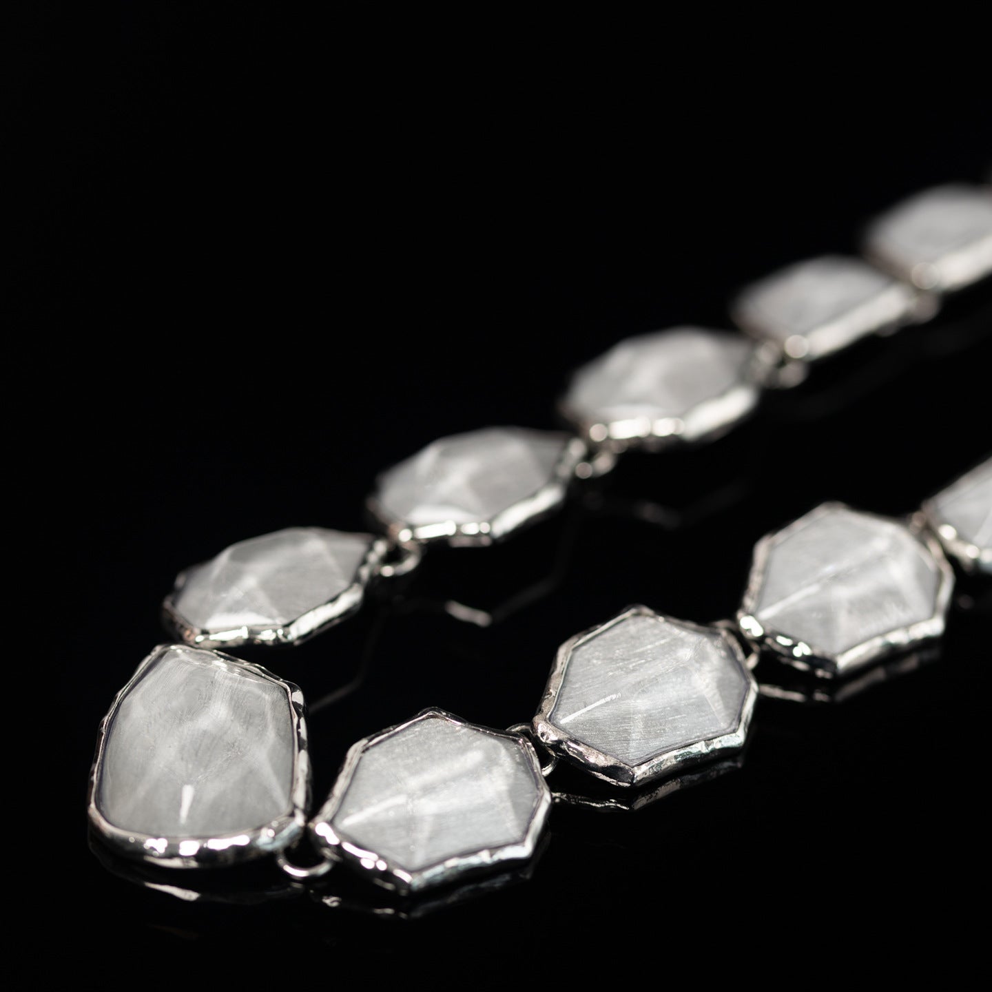 Vintage Retro Gold Aged Copper Alloy White Ripple Irregular Necklace
