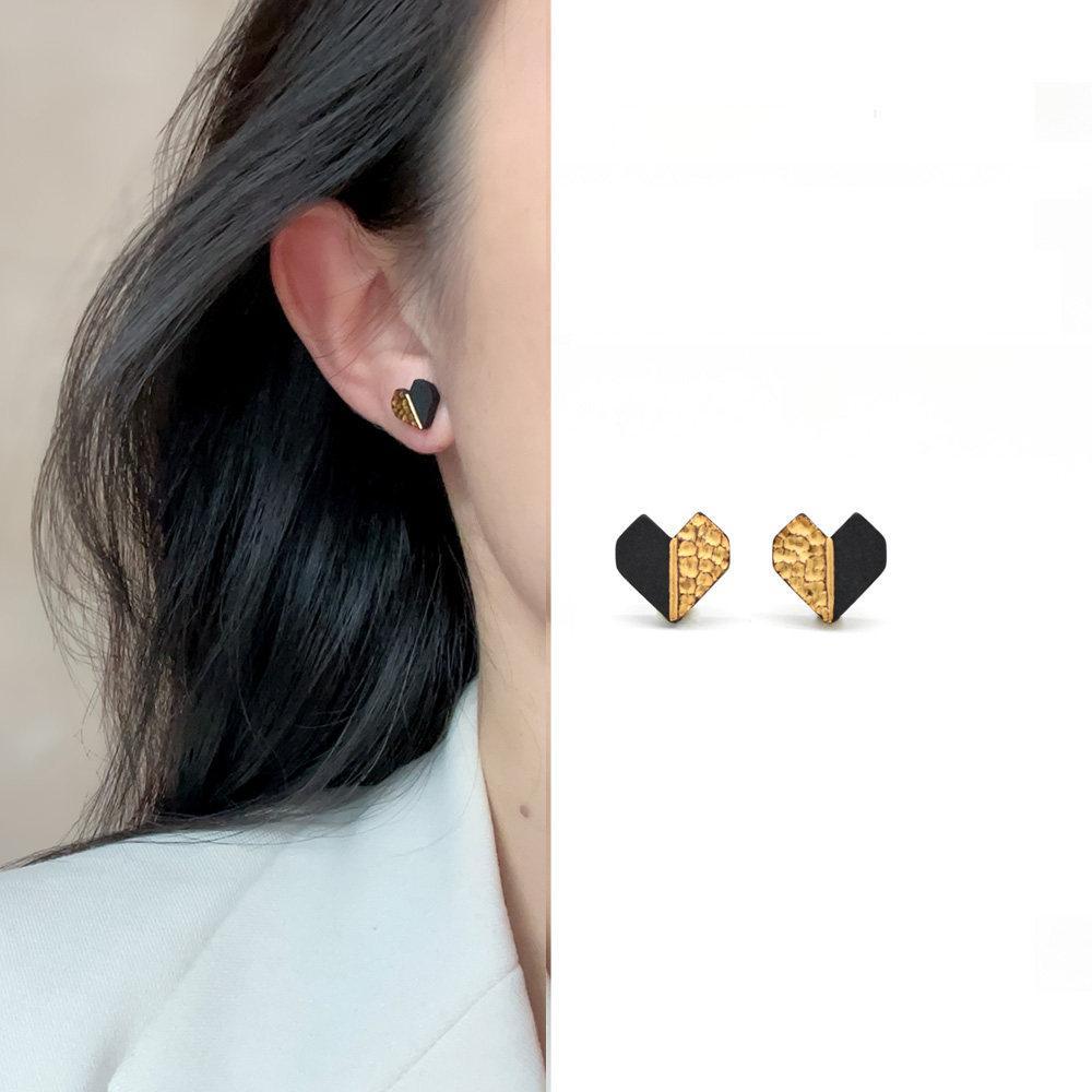 Xinxu Ceramic Heart Earrings | Heart Stud Earrings ER14