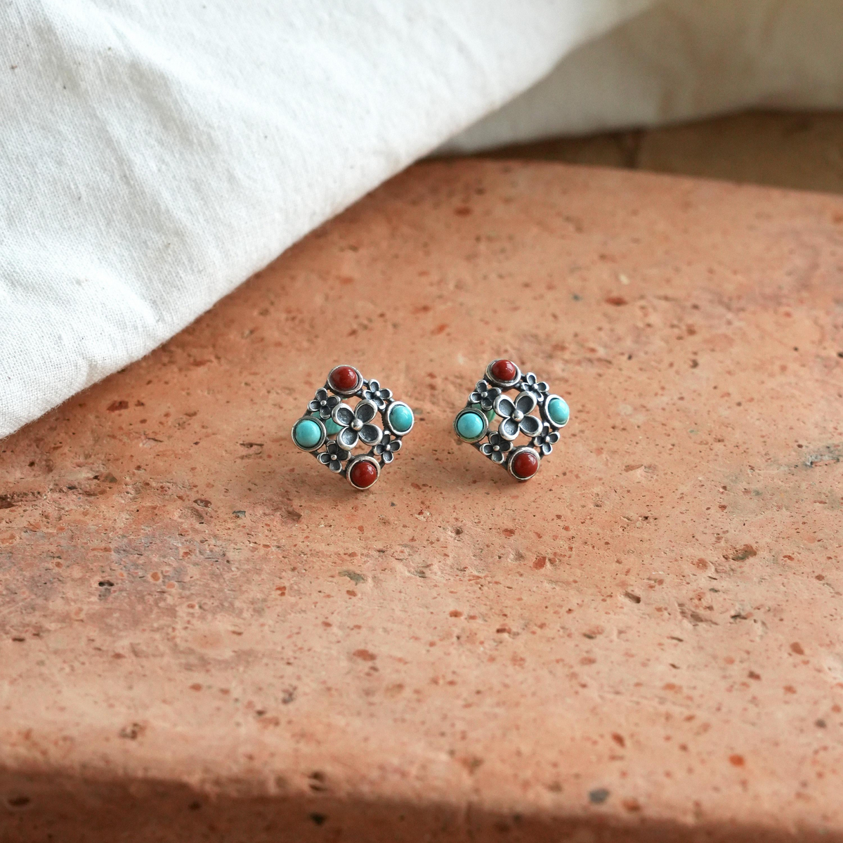 Nanhong Agate & Turquoise Floral Stud Earrings | Silver Earrings ER11