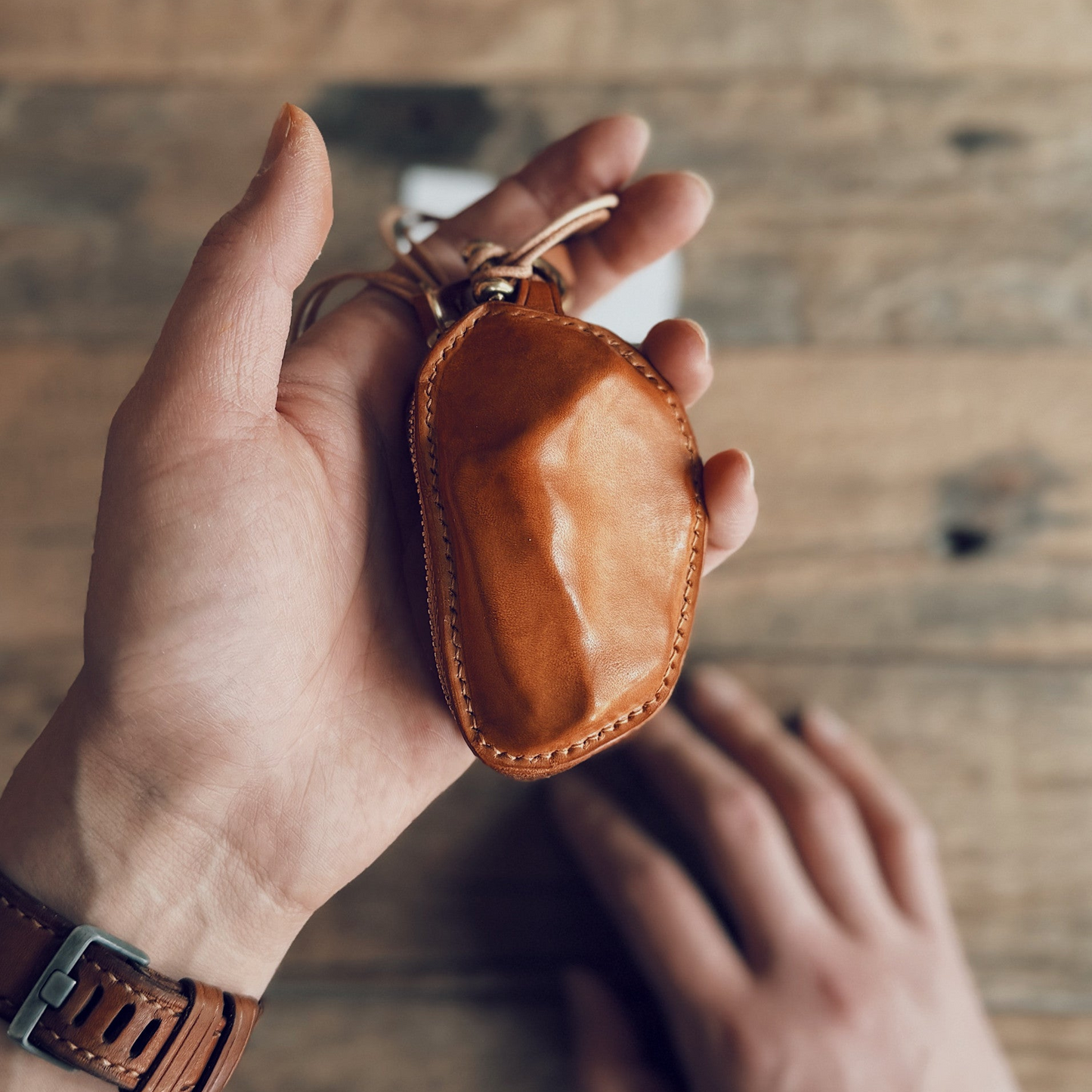 S.Leather Raw Stone Leather Key Pouch | Handmade Vegetable-Tanned Neck Bag P03