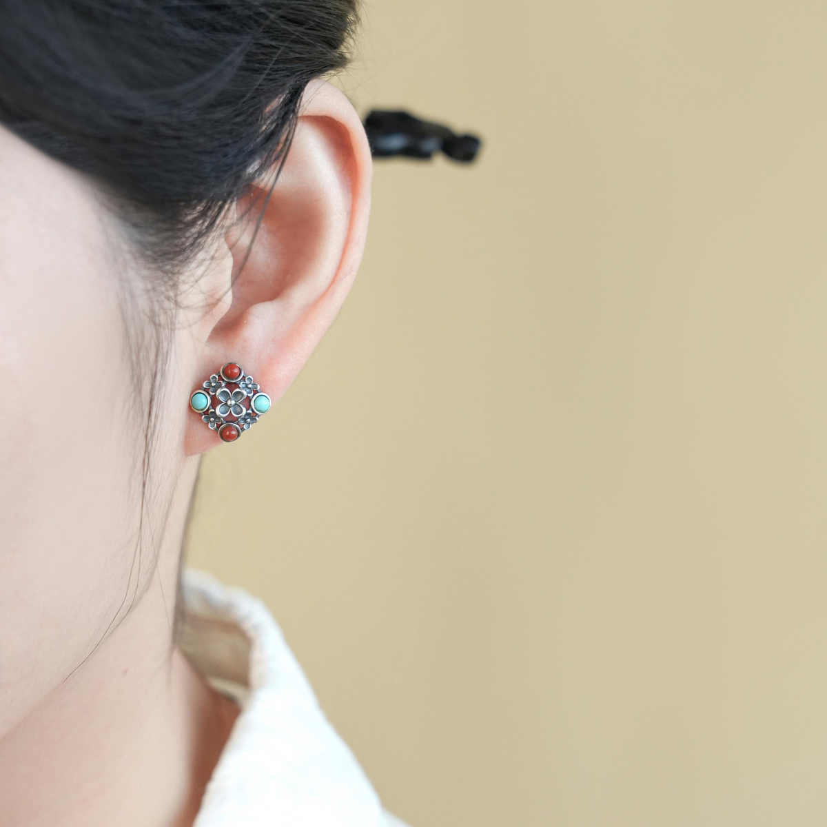 Nanhong Agate & Turquoise Floral Stud Earrings | Silver Earrings ER11