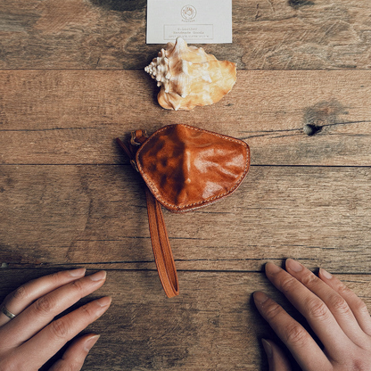 S.Leather Conch Shell Leather Pouch | Handmade Vegetable-Tanned Wristlet P02 Bag