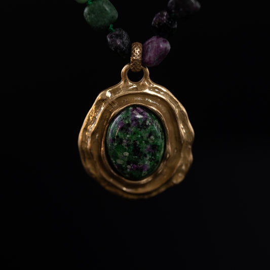 Vintage Antique Bronze Alloy Natural Green Gemstone Fragment Necklace Olive Green