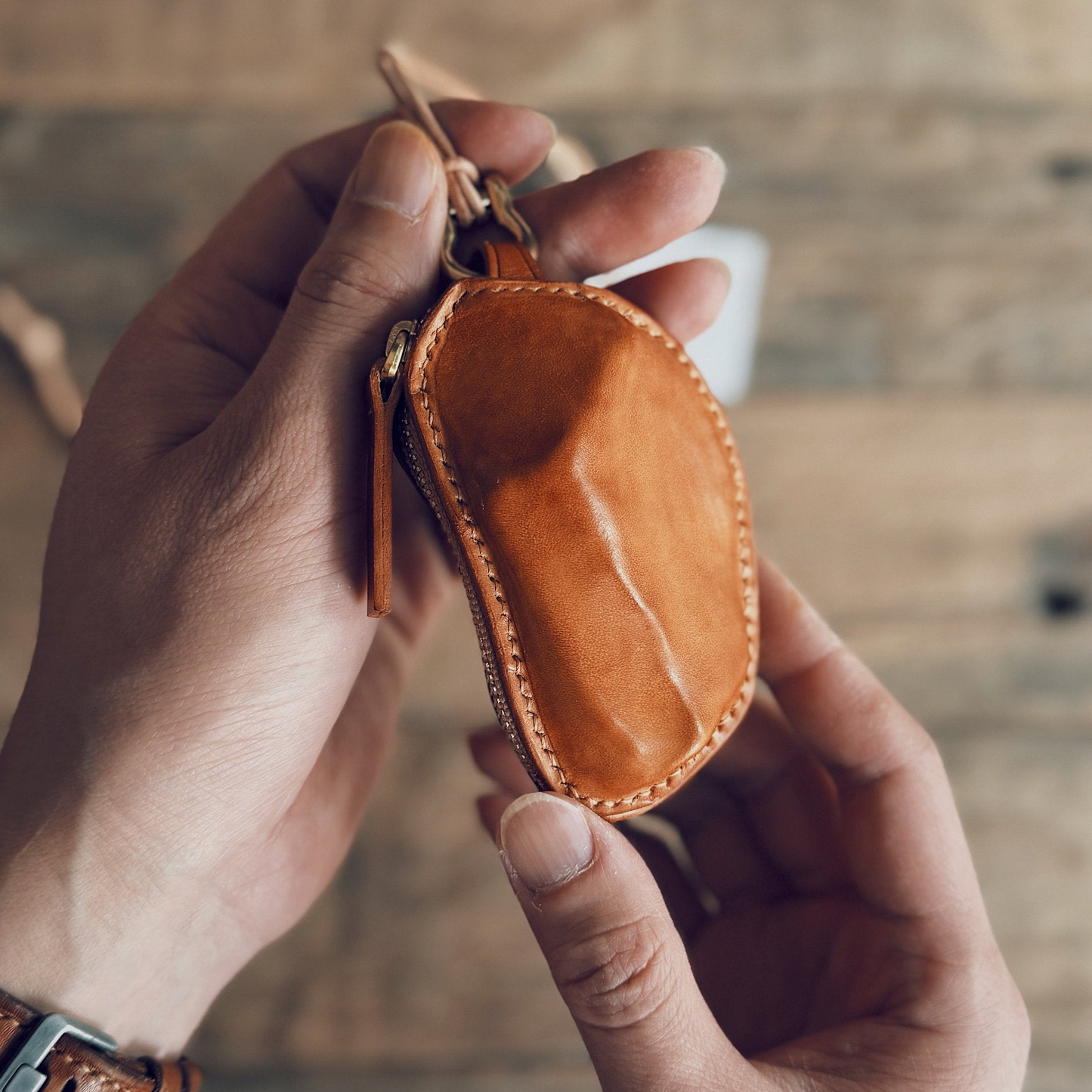 S.Leather Raw Stone Leather Key Pouch | Handmade Vegetable-Tanned Neck Bag P03
