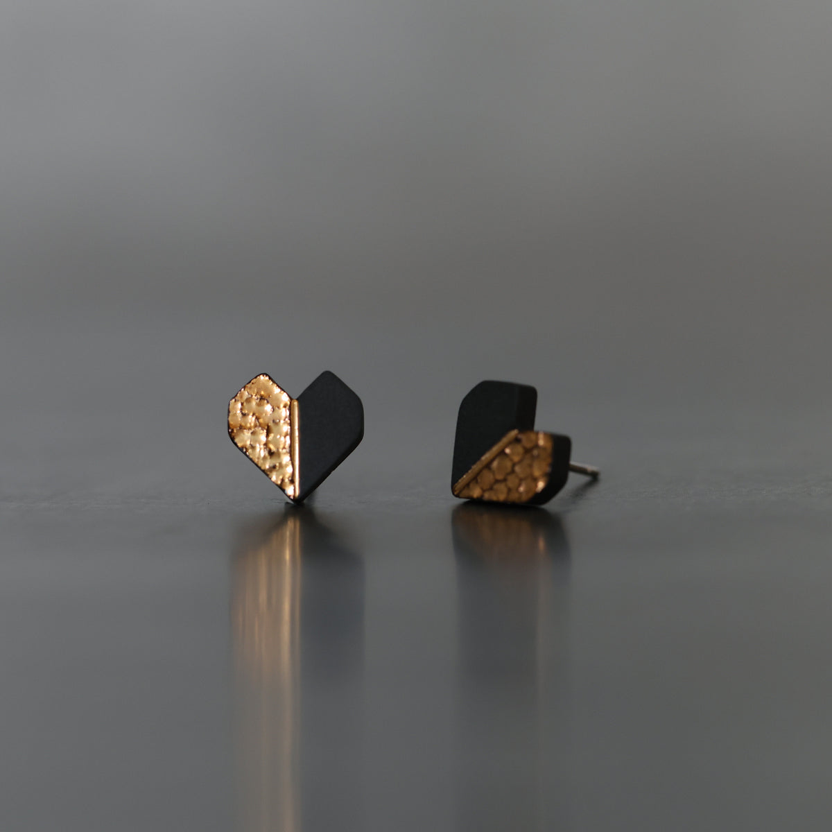Xinxu Ceramic Heart Earrings | Heart Stud Earrings ER14