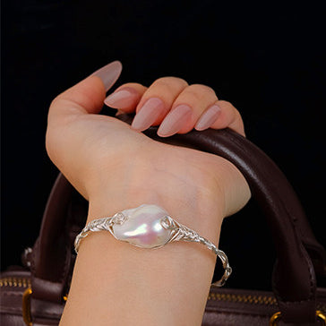 Artisan Baroque Pearl Bangle – Vintage Gold Wire Wrap | iBrilliance
