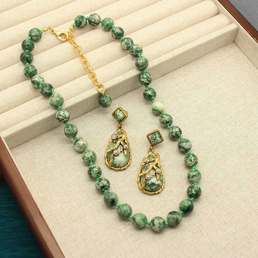 Green Stone Vintage Necklace, Elegant Teardrop Earrings - Heritage Quiet Luxury | iBrilliance