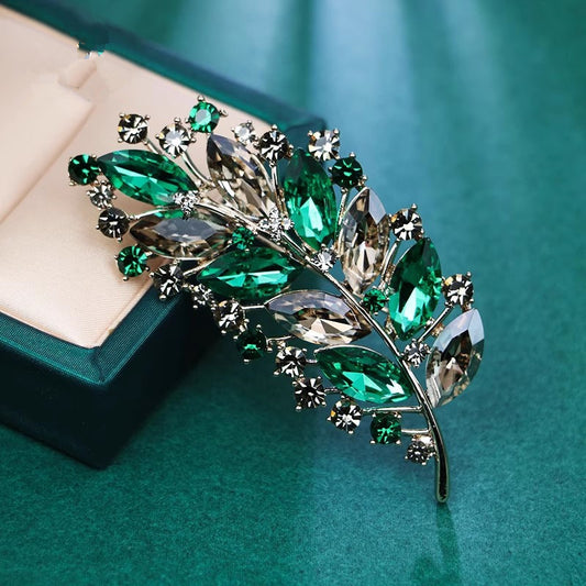 High-grade retro luxury leaf brooch versatile suit coat dress accessories colorful imitation crystal fashion brooch