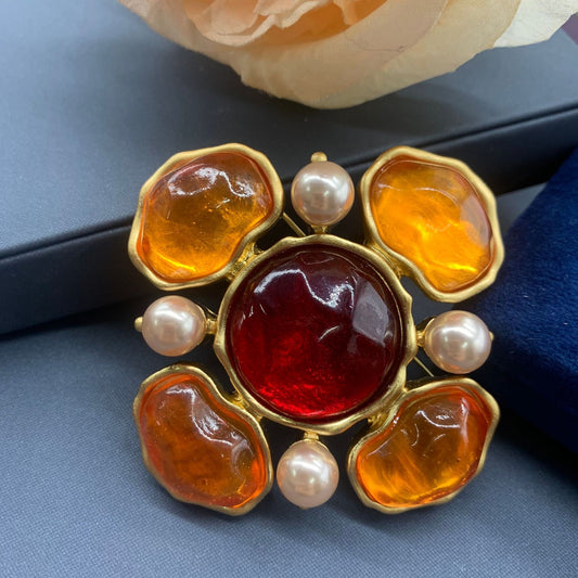 Medieval vintage French light luxury orange jelly glass brooch gilded flower large brooch brooch accessories