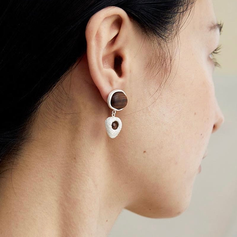 Asymmetrical stone earrings Original niche designer texture earrings - one pair of black and one pair of black original design
