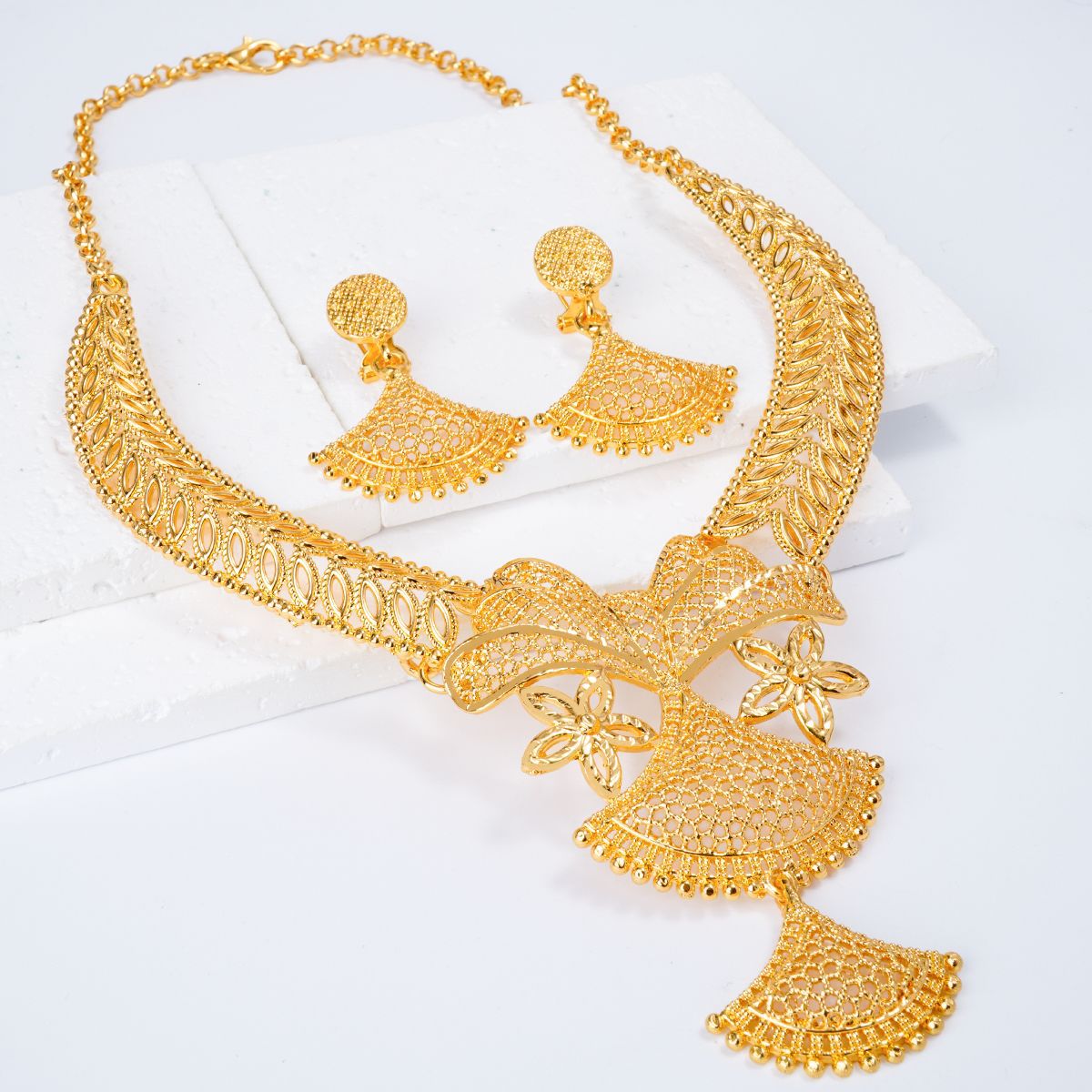 Exquisite Arabian Bridal Jewelry Set - Luminous 24K Gold Plated Statement | iBrilliance