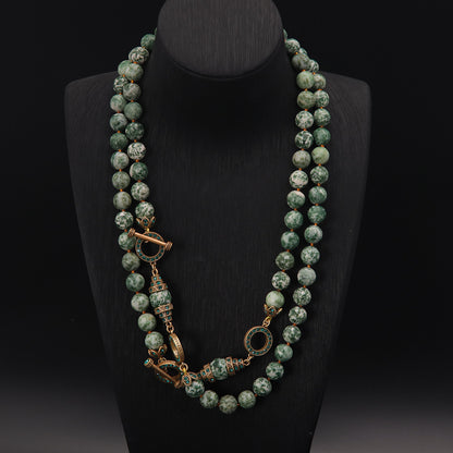 Green Pattern Stone Long Necklace - Verdant Retro Allure | iBrilliance