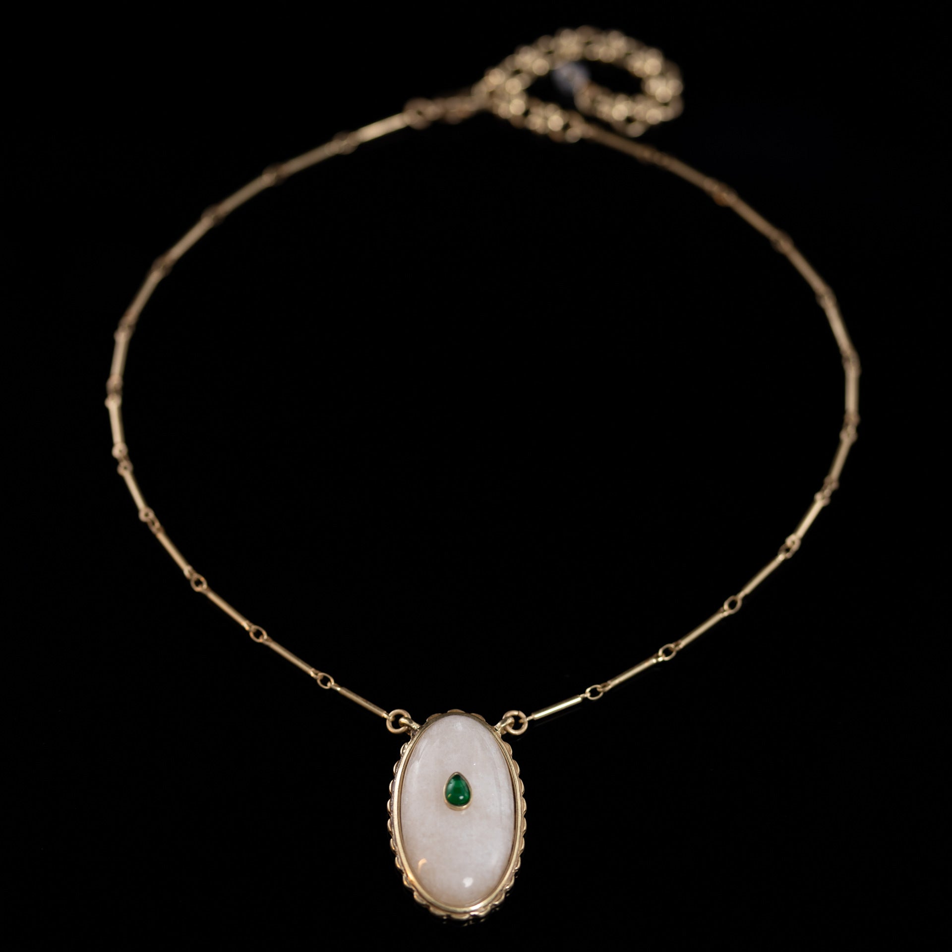 Vintage Fashion Elegant Antique Retro Distressed Gold Oval Natural Stone Inlaid Diamond Necklace