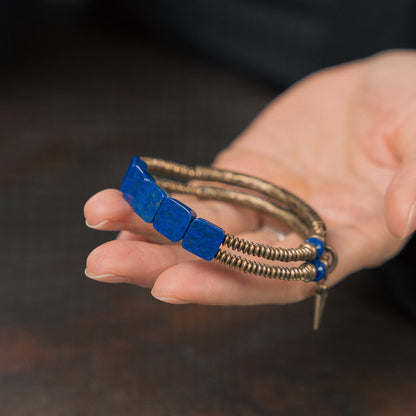 Pulsera de cuentas de lapislázuli y latón hecha a mano | iBrilliance | iBrilliance