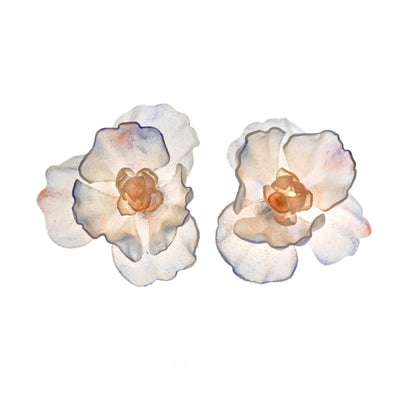 Mist sculptural leather flower earrings product specification — FUGE brand, 5.2×5.2cm, genuine raw cowhide, pair
